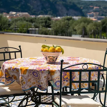 Apartman Realty Holidays Pinnidys House *